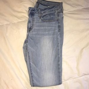 LIGHT BLUE AMERICAN EAGLE JEGGINGS!